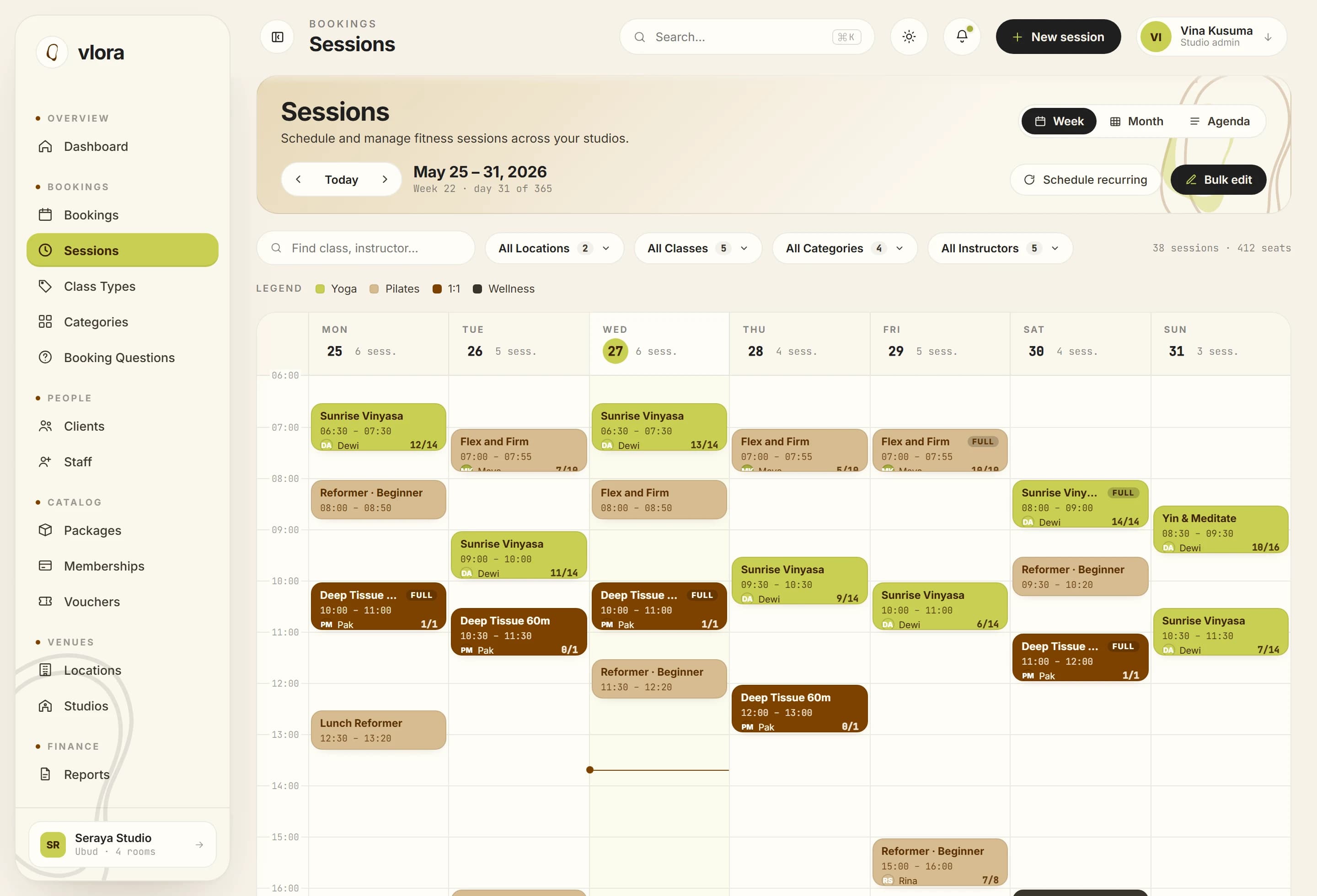 The Vlora staff dashboard showing a week of classes.